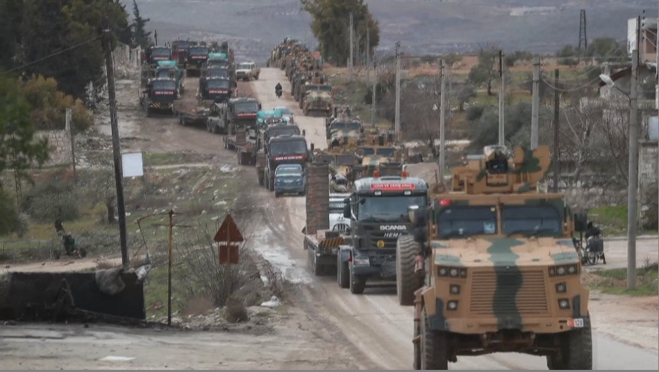 Tirkiyê 100 barhelgirên serbazî û locistî derbazî Sûriyê kir 